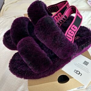 UGG slippers Oh Yeah size 6